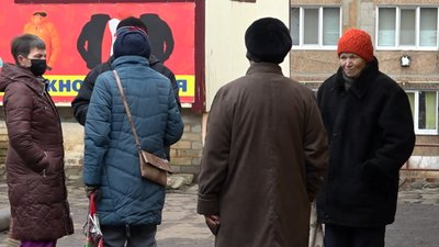 "Живемо однією хвилиною". Яка ситуація в селищі Нью-Йорк на Донеччині