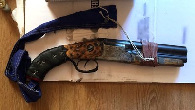 На Херсонщині поліція викрила чоловіка, який вирощував коноплі та зберігав зброю На Херсонщині поліція викрила чоловіка, який вирощував коноплі та зберігав зброю