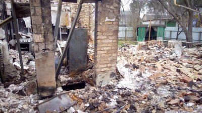 Зруйнований будинок Миколи Плахотнюка Зруйнований будинок Миколи Плахотнюка