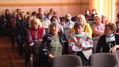 Працівникам гімназії-інтернату альтернативи роботи не запропонували. Працівникам гімназії-інтернату альтернативи роботи не запропонували.