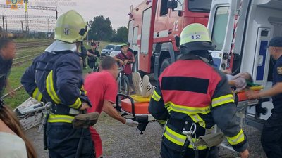 На Львівщині 14-річна дитина отримала удар струму, залізши на вагон-цистерну На Львівщині 14-річна дитина отримала удар струму, залізши на вагон-цистерну