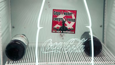 З підручних засобів для автівок та бронесталі. Одесити виготовили більше тисячі бронежилетів З підручних засобів для автівок та бронесталі. Одесити виготовили більше тисячі бронежилетів