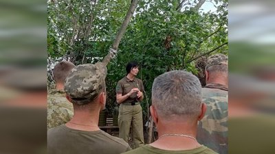 "Найважче для мене в капеланстві – не розплакатися при хлопцях" – житомирянка Олена Легенчук "Найважче для мене в капеланстві – не розплакатися при хлопцях" – житомирянка Олена Легенчук