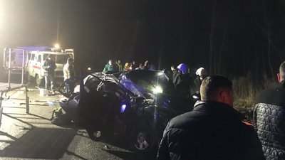 Неподалік Рівного зіткнулось два авто, є загиблий і травмовані