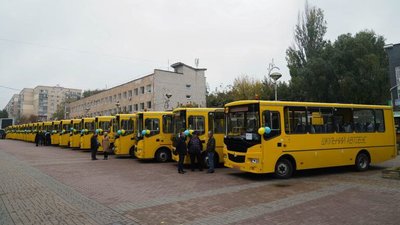 Київщина отримає 40 нових шкільних автобусів — Кулеба Київщина отримає 40 нових шкільних автобусів — Кулеба