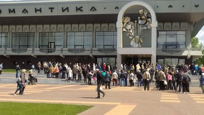У Сумах видають продуктові набори людям з інвалідністю У Сумах видають продуктові набори людям з інвалідністю