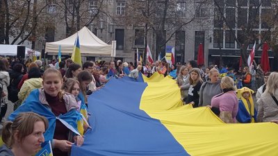 Під час заходу у Німеччині волонтери зібрали кошти для придбання авто для ЗСУ на Херсонському напрямку Під час заходу у Німеччині волонтери зібрали кошти для придбання авто для ЗСУ на Херсонському напрямку