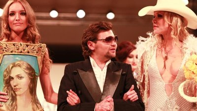 Незрячий кутюр'є: кому присвячена виставка в Національному музеї історії України Незрячий кутюр'є: кому присвячена виставка в Національному музеї історії України