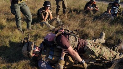 "Заради кожного життя!". Медик з Вінниччини розповів про роботу медичного батальйону "Госпітальєри" "Заради кожного життя!". Медик з Вінниччини розповів про роботу медичного батальйону "Госпітальєри"