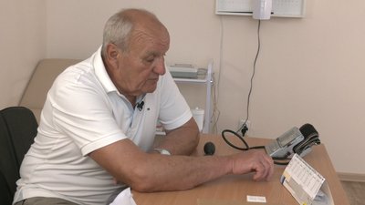 Три кілометри пішки щодня. Як працює 70-річний сімейний лікар на Харківщині