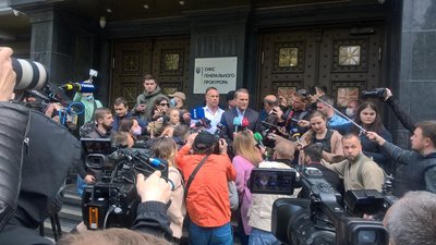 Медведчук прийшов в Офіс генпрокурора і "ознайомився" з підозрами
