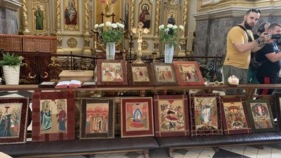 Ікони, які евакуювали з Лисичанська, привезли до Тернополя Ікони, які евакуювали з Лисичанська, привезли до Тернополя