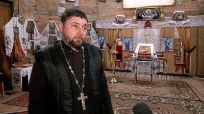 10 тисяч гривень на лікування. У Седневі священник допоміг дівчинці, а потім засумнівався у діагнозі 10 тисяч гривень на лікування. У Седневі священник допоміг дівчинці, а потім засумнівався у діагнозі