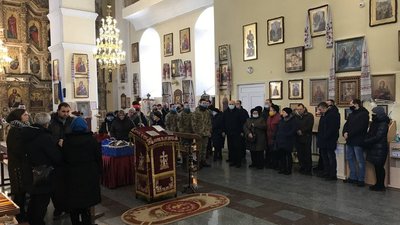 Панахида за загиблим бійцем у Свято-Успенському соборі Полтави. Панахида за загиблим бійцем у Свято-Успенському соборі Полтави.
