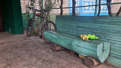 "Прагнемо перемоги, і намагаємося її наблизити". Як живуть люди у Зеленодольску на Криворіжжі під постійними обстрілами "Прагнемо перемоги, і намагаємося її наблизити". Як живуть люди у Зеленодольску на Криворіжжі під постійними обстрілами