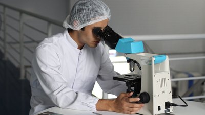 На Житомирщині заявляють про нестачу лікарів-епідеміологів: 80 % фахівців – люди пенсійного віку