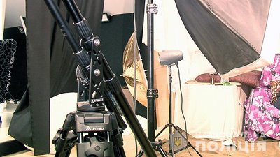На Вінниччині правоохоронці викрили дитячу порностудію (фото, відео) На Вінниччині правоохоронці викрили дитячу порностудію (фото, відео)