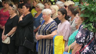 "Він для всієї Свеси був "наш Женя". На Шосткинщині попрощалися з воїном Євгеном Анікушиним "Він для всієї Свеси був "наш Женя". На Шосткинщині попрощалися з воїном Євгеном Анікушиним