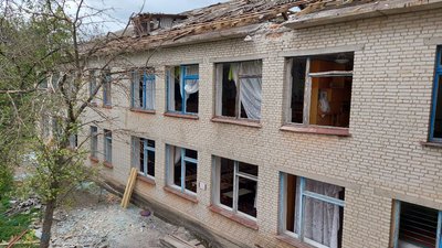 "Просто вбивають, живцем в могилу заганяють", — мешканці прикордонного села на Сумщині після російського обстрілу "Просто вбивають, живцем в могилу заганяють", — мешканці прикордонного села на Сумщині після російського обстрілу