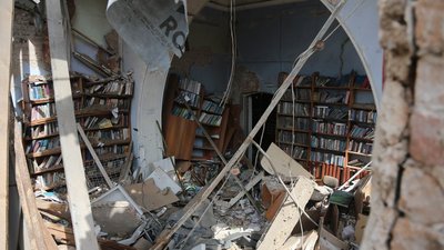 Окупанти нищать українські бібліотеки та спалюють книжки — Денісова