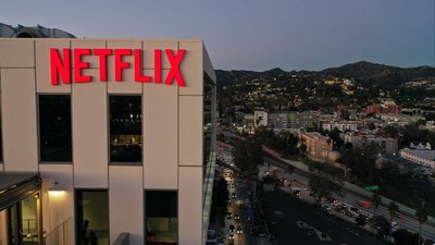 Netflix зупиняє роботу на території Росії Netflix зупиняє роботу на території Росії