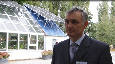 Сонячні панелі на теплиці: як реалізували проєкт у Сумському центрі еколого-натуралістичної творчості Сонячні панелі на теплиці: як реалізували проєкт у Сумському центрі еколого-натуралістичної творчості