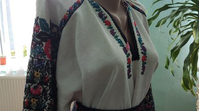 На Тернопільщині відкрили виставку вишиванок 20-30 років минулого століття