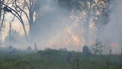 У зв'язку з обстрілом єврейського цвинтаря у Глухові розпочато кримінальне провадження У зв'язку з обстрілом єврейського цвинтаря у Глухові розпочато кримінальне провадження