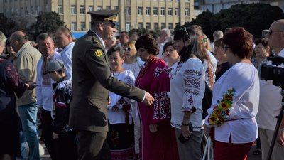 На майдані Соборному у Житомирі відзначили День Прапора та підняли стяг на новому флагштоці На майдані Соборному у Житомирі відзначили День Прапора та підняли стяг на новому флагштоці