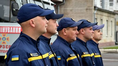 Волинські рятувальники вирушили на розміновування Донеччини Волинські рятувальники вирушили на розміновування Донеччини