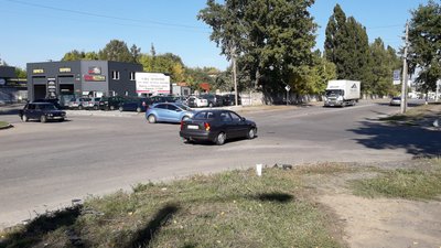 На перехресті вулиць Комарова та Серьогіна цьогоріч зафіксували 8 аварій. На перехресті вулиць Комарова та Серьогіна цьогоріч зафіксували 8 аварій.
