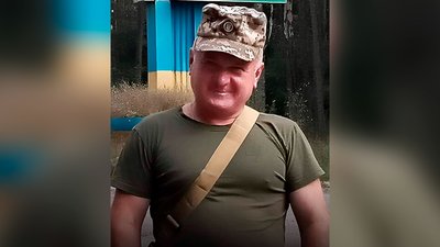 На Чернігівщині попрощалися з Юрієм Кириченком, який загинув у бою на Донеччині На Чернігівщині попрощалися з Юрієм Кириченком, який загинув у бою на Донеччині