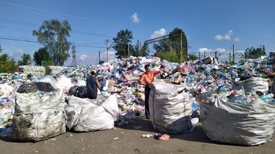 "Сортуй вторсировину — донать на ЗСУ": у Львові організували екоініціативу