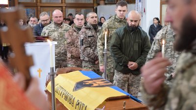 На Тернопільщині прощаються із загиблими військовослужбовцями На Тернопільщині прощаються із загиблими військовослужбовцями