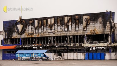 "А білі пов'язки треба ще вдягати?" — Ірпінь та Буча після російських окупантів. Фоторепортаж "А білі пов'язки треба ще вдягати?" — Ірпінь та Буча після російських окупантів. Фоторепортаж