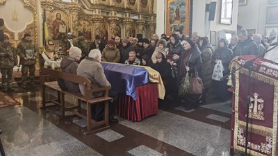 У Полтаві прощаються із Олександром Сугаком, який захищав Україну від російського вторгнення