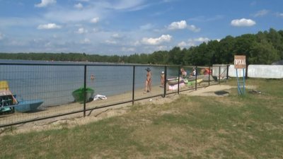 Один з пляжів на Волині став платним. Що кажуть юристи та поліція