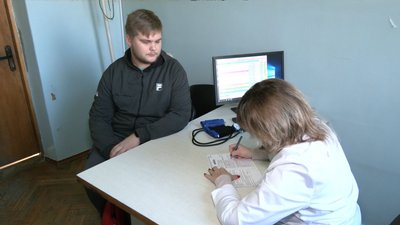 До сотні людей щодня стають донорами у Волинському центрі служби крові До сотні людей щодня стають донорами у Волинському центрі служби крові