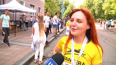 У Житомирі пройшов перший в Україні забіг єдності "Поліція передає естафету"