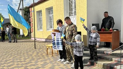 У Крупецькій громаді звільненого з полону Федора Раю зустріли урочисто