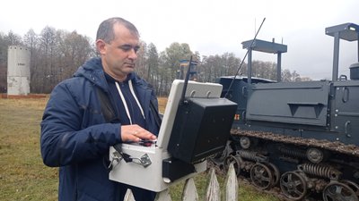 Інженер Сергій Булава та машина для розмінування
