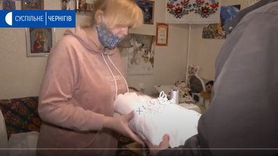 Понад 150 захисних костюмів для лікарів пошили за тиждень жінки у Городні