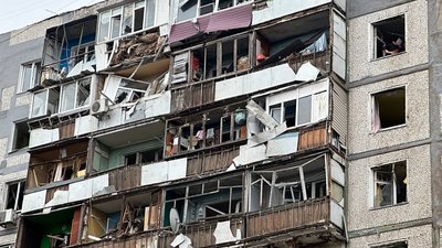 Армія РФ завдала близько 20 ракетних ударів по Запоріжжю. Троє людей загинули. 25 людей поранені Армія РФ завдала близько 20 ракетних ударів по Запоріжжю. Троє людей загинули. 25 людей поранені