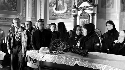 У Мукачеві попрощалися з полеглим на війні захисником Владиславом Стецикевичем
