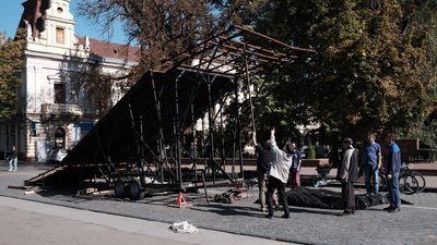У Чернівцях під час трюку травмувався мотицикліст. Його шпиталізували У Чернівцях під час трюку травмувався мотицикліст. Його шпиталізували