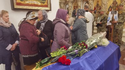 У Полтаві прощаються з Сергієм Різником та Ярославом Пасічником, які полягли під час захисту України У Полтаві прощаються з Сергієм Різником та Ярославом Пасічником, які полягли під час захисту України