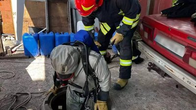 На Нікопольщині з каналізаційного колектору дістали тіла двох людей