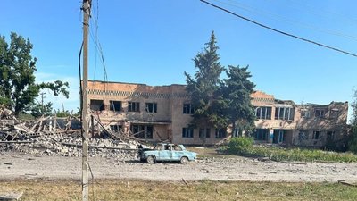 Двоє загинули, восьмеро поранені через російські обстріли Донеччини за добу