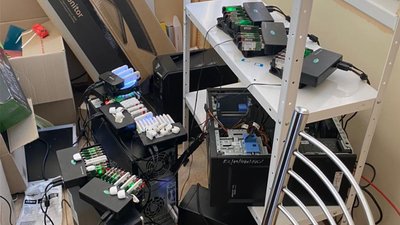 Розповсюджували фейки: у Луцьку викрили ботоферму, яку спонсорували з Росії Розповсюджували фейки: у Луцьку викрили ботоферму, яку спонсорували з Росії