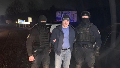 Стріляв у двох мукачівців: на Закарпатті затримали чоловіка через замах на вбивство Стріляв у двох мукачівців: на Закарпатті затримали чоловіка через замах на вбивство